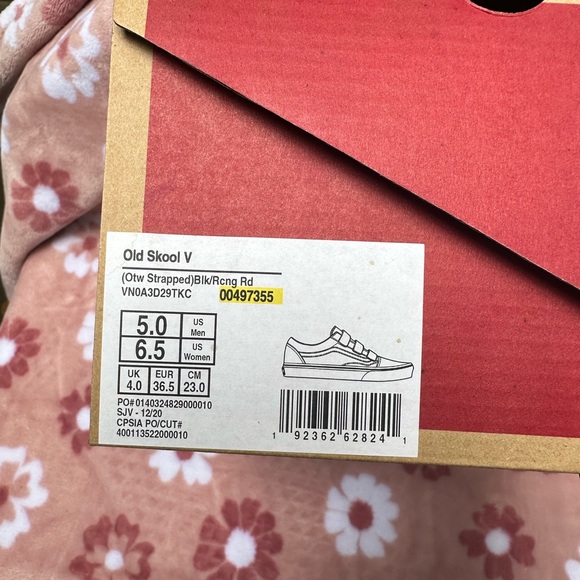 Vans - Picture 6 of 6